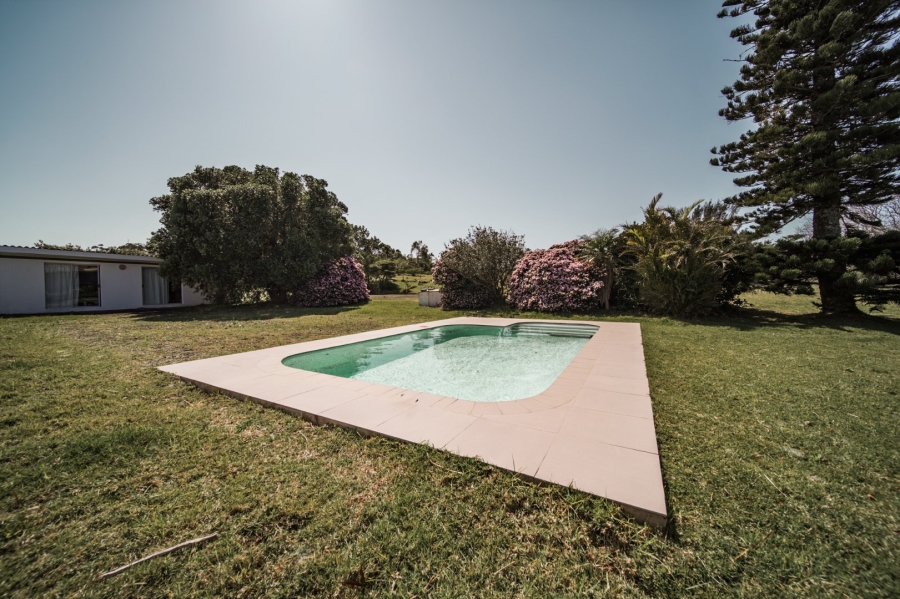 Commercial Property for Sale in Cove Ridge East Eastern Cape